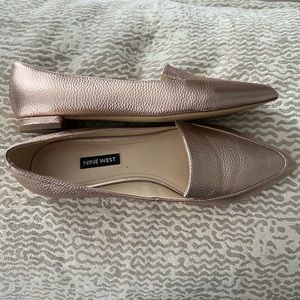 Final sale- moving! Rose Gold Nine West Flats